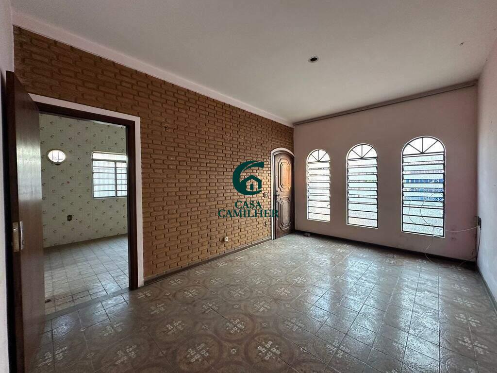 Casa à venda no Centro: 