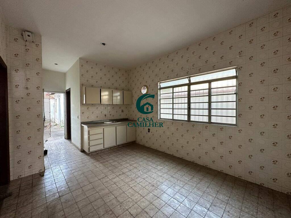 Casa à venda no Centro: 