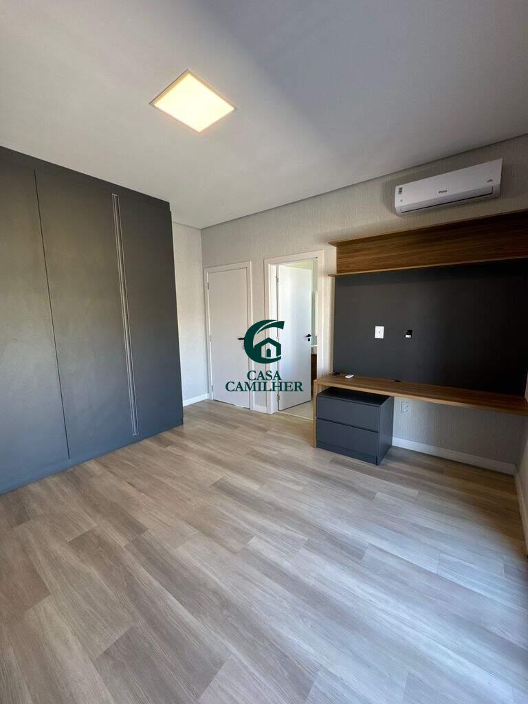 Casa à venda no Piracangaguá: 