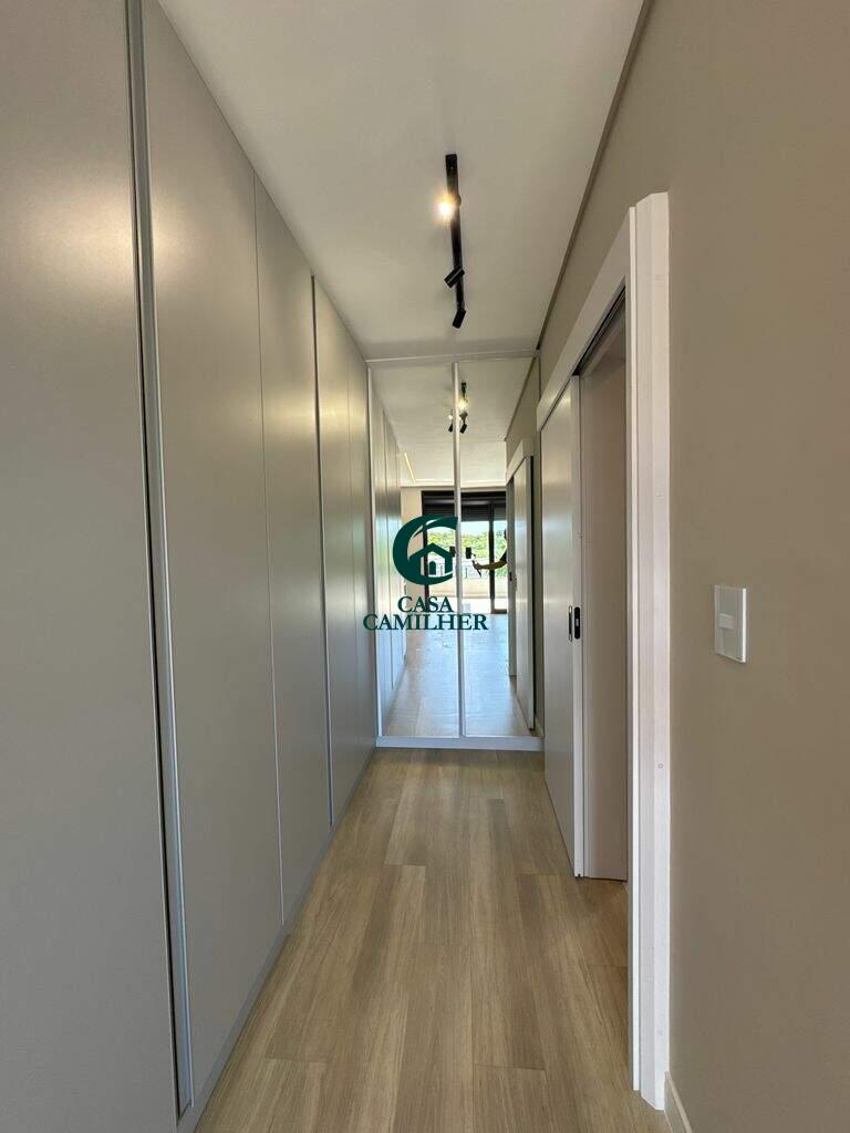 Casa à venda no Piracangaguá: 