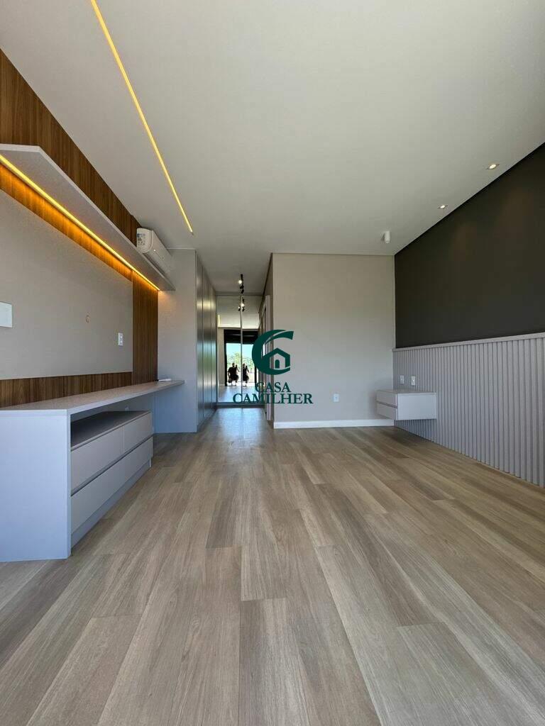 Casa à venda no Piracangaguá: 