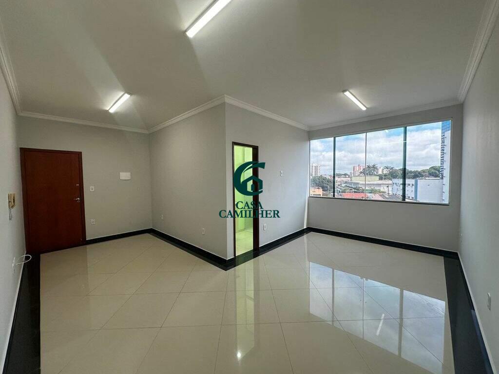 Sala à venda no Centro: 