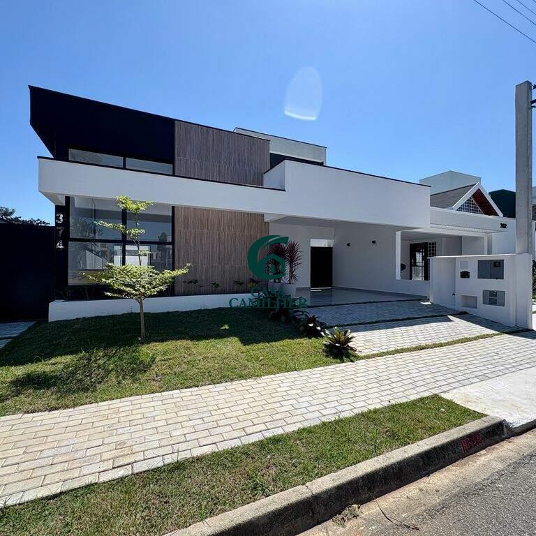 Casa à venda no Piracangaguá: 