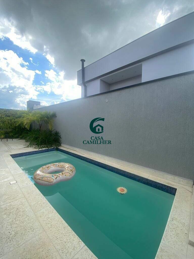 Casa à venda no Piracangaguá: 