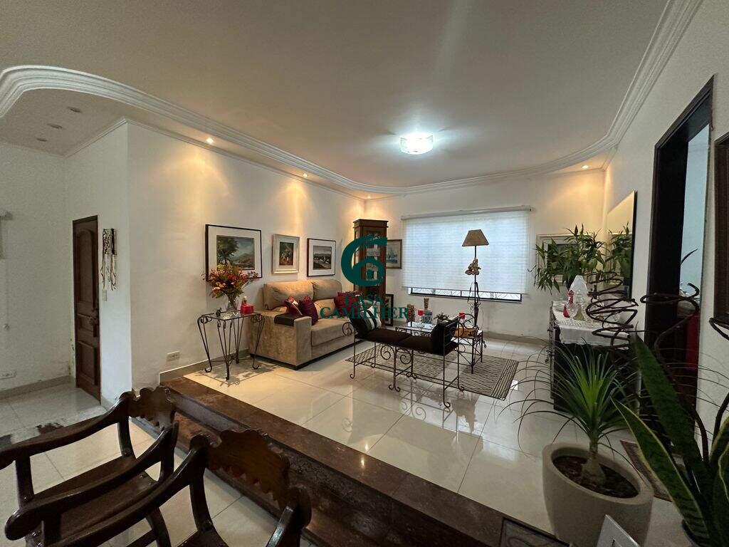 Casa à venda no Jardim das Nações: 