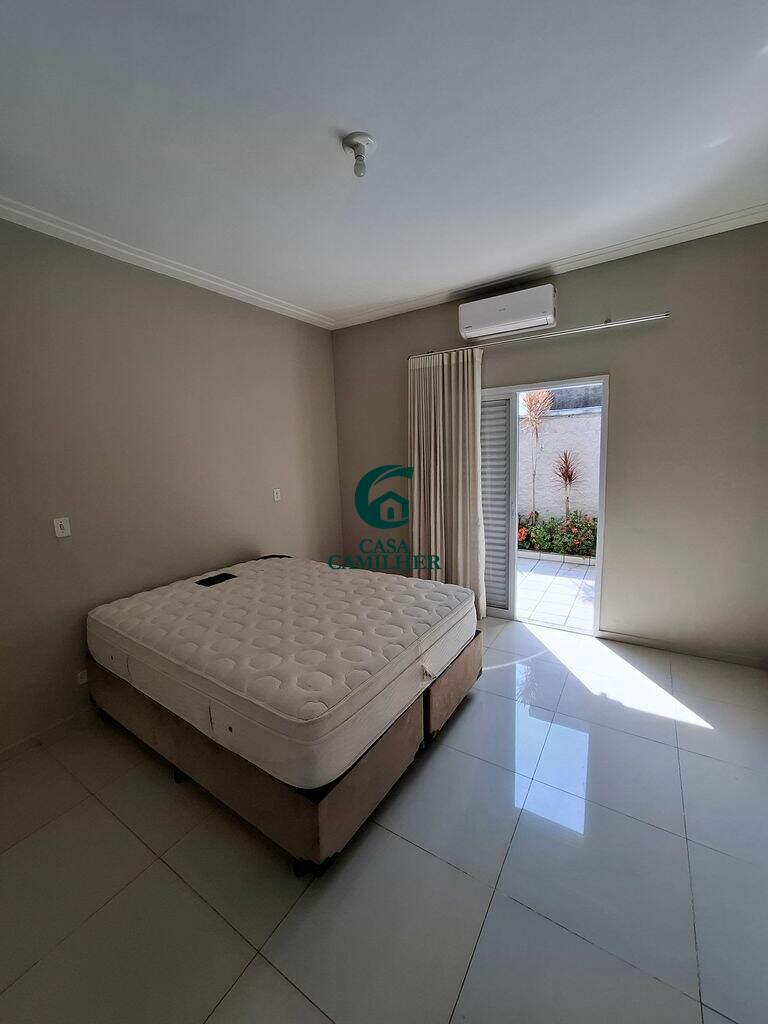 Casa à venda no Piracangaguá: 