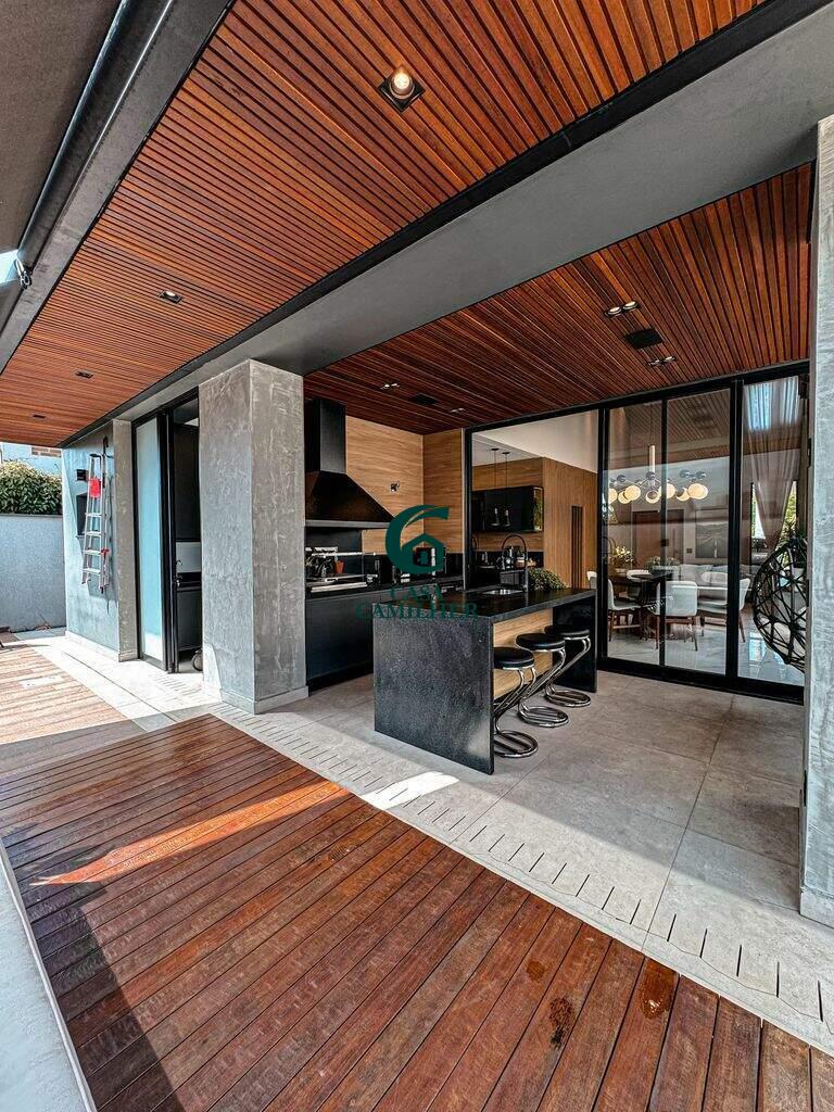 Casa à venda no Piracangaguá: 