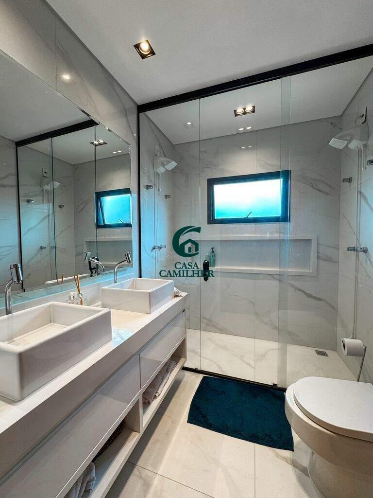 Casa à venda no Piracangaguá: 