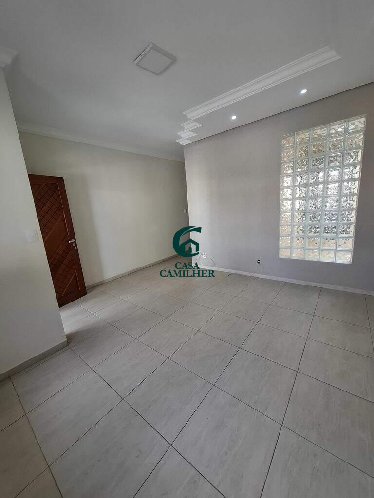 Casa à venda no Piracangaguá: 