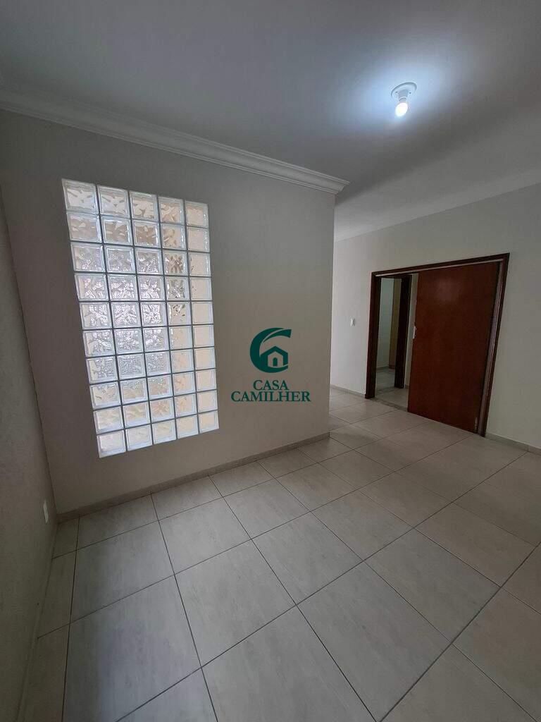 Casa à venda no Piracangaguá: 