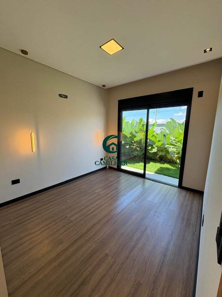 Casa à venda no Terras de Benvira: 