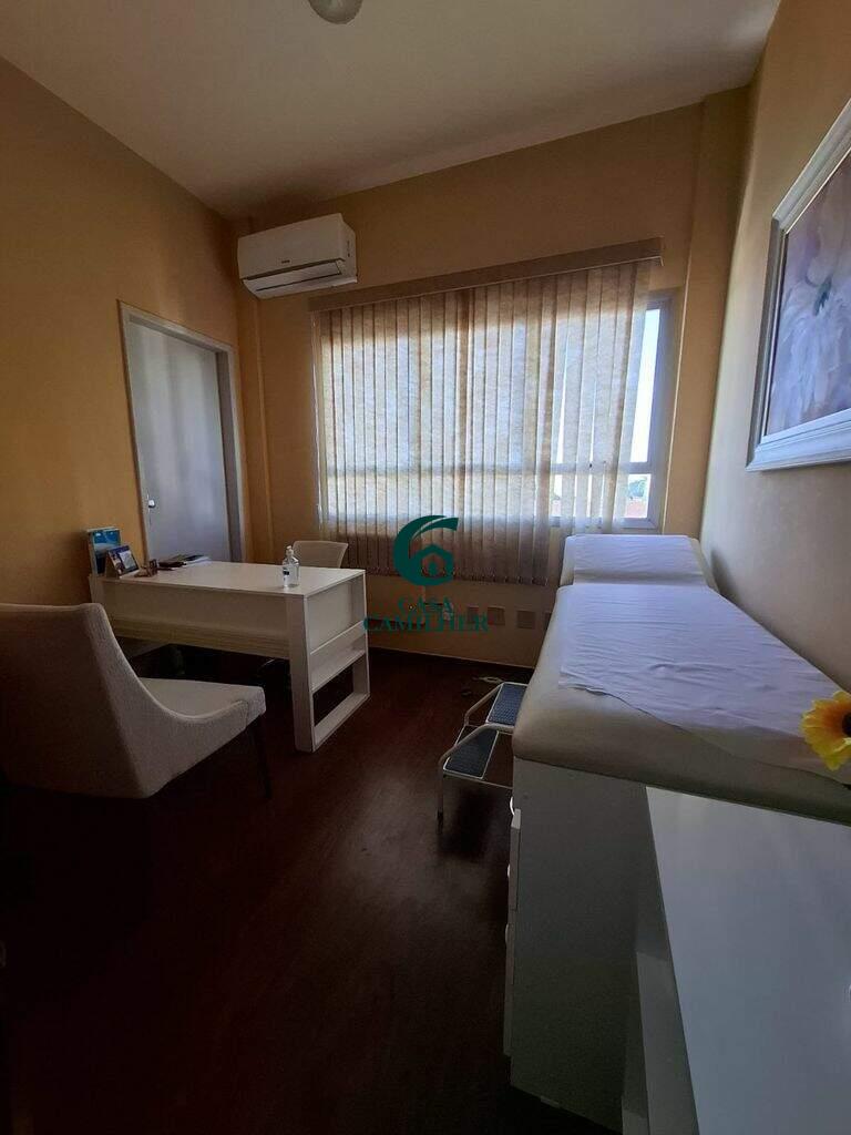 Sala à venda no Centro: 