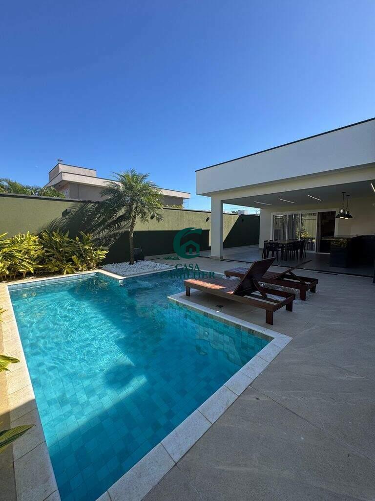 Casa à venda no Pinhão: 