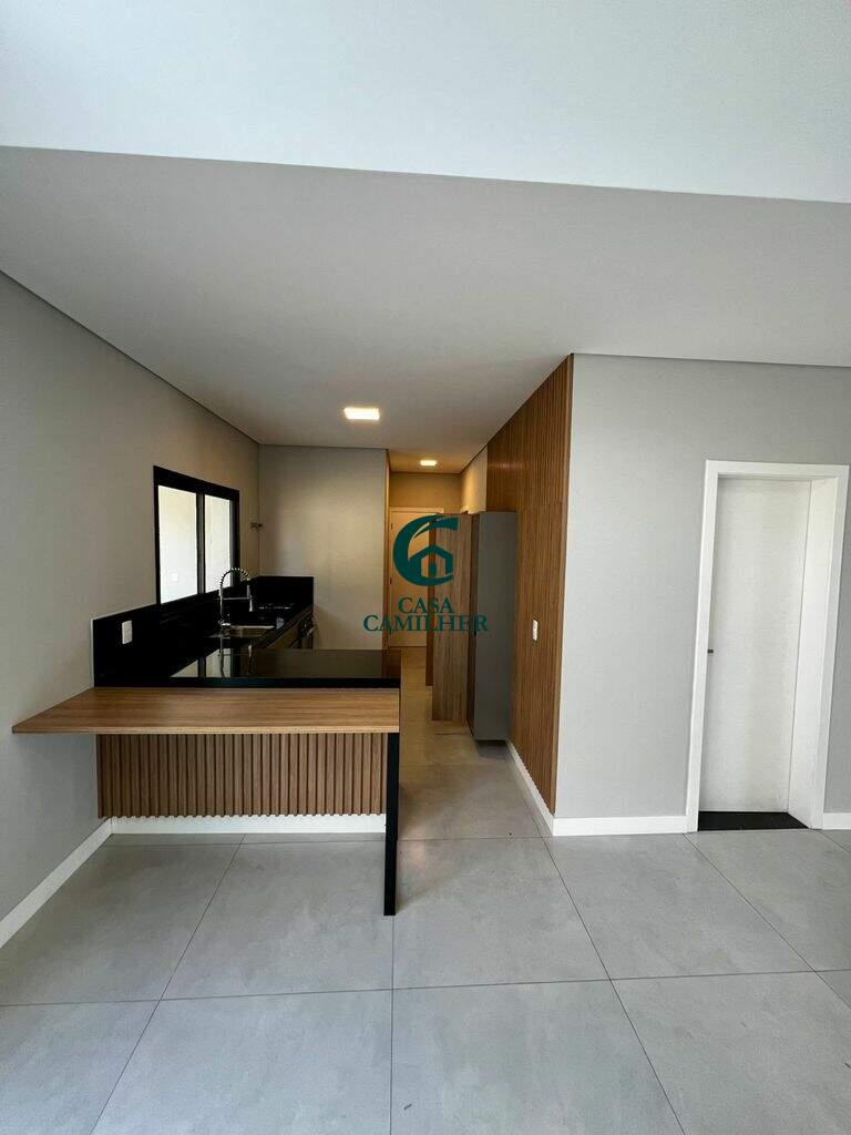 Casa à venda no Putim: 