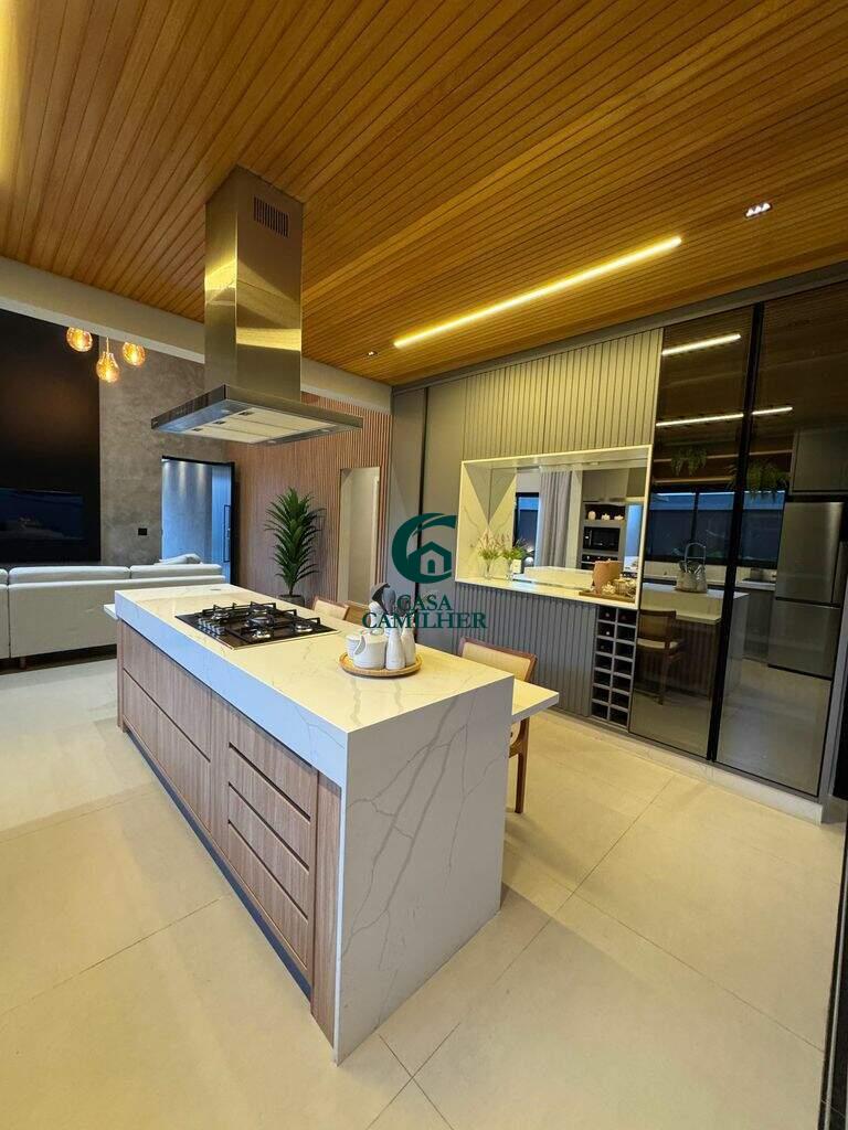 Casa à venda no Piracangaguá: 