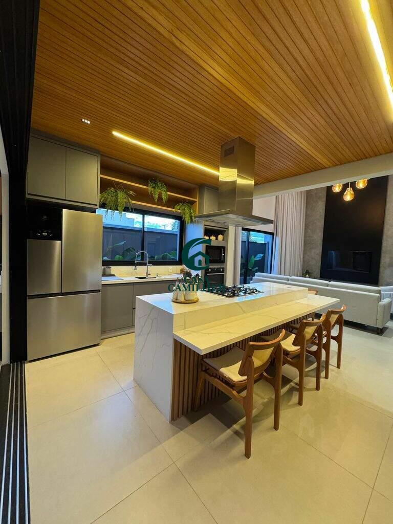 Casa à venda no Piracangaguá: 