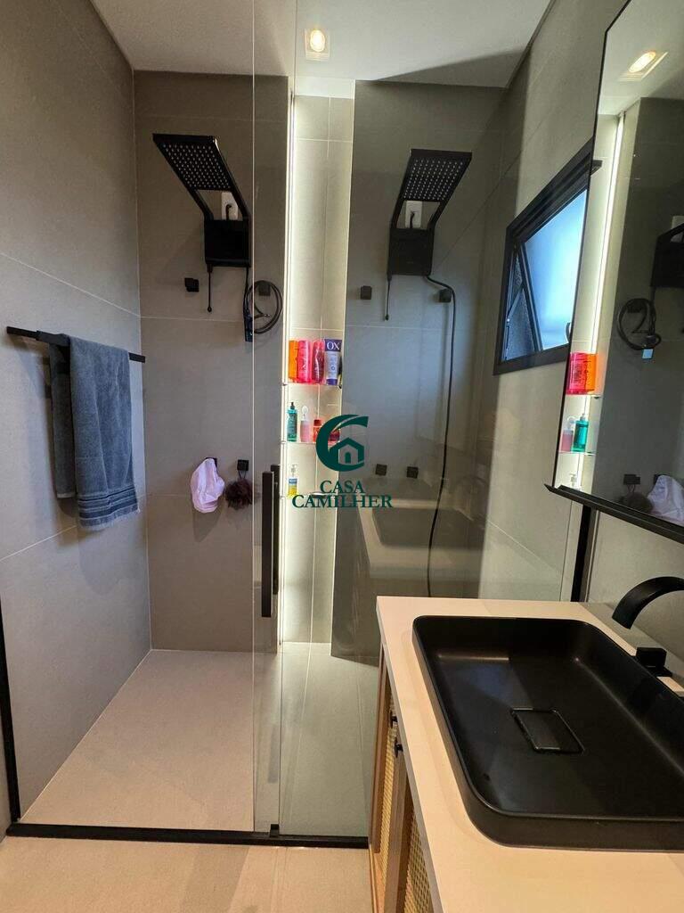 Casa à venda no Piracangaguá: 