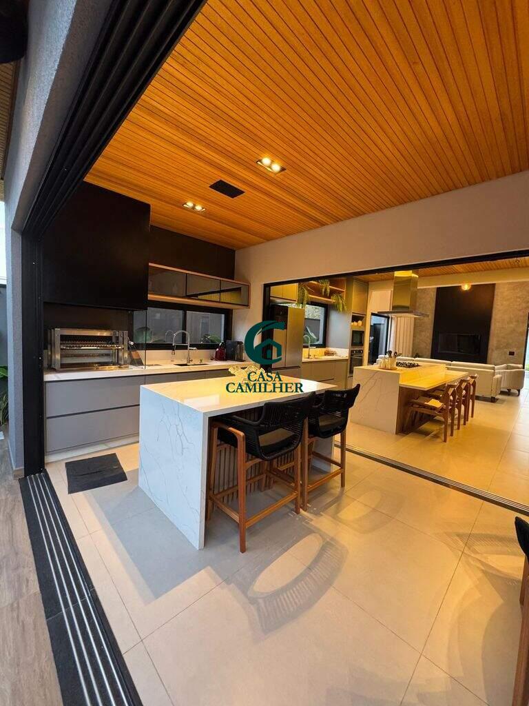 Casa à venda no Piracangaguá: 