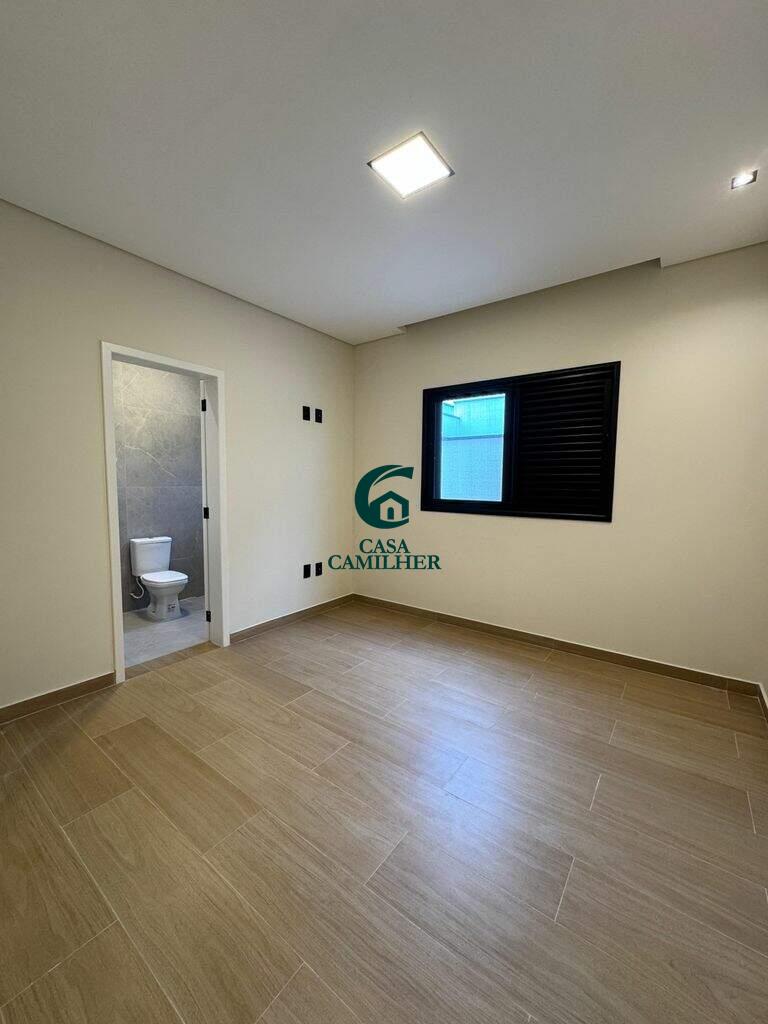 Casa à venda no Piracangaguá: 