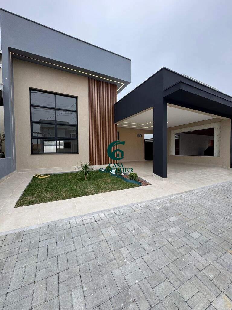 Casa à venda no Piracangaguá: 