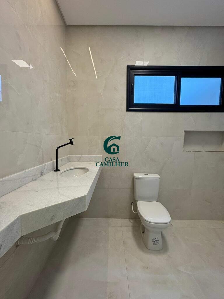 Casa à venda no Piracangaguá: 