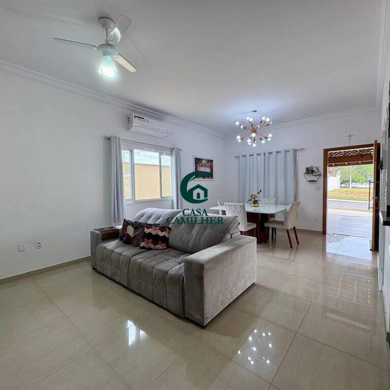 Casa à venda no Piracangaguá: 