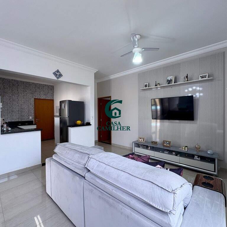 Casa à venda no Piracangaguá: 