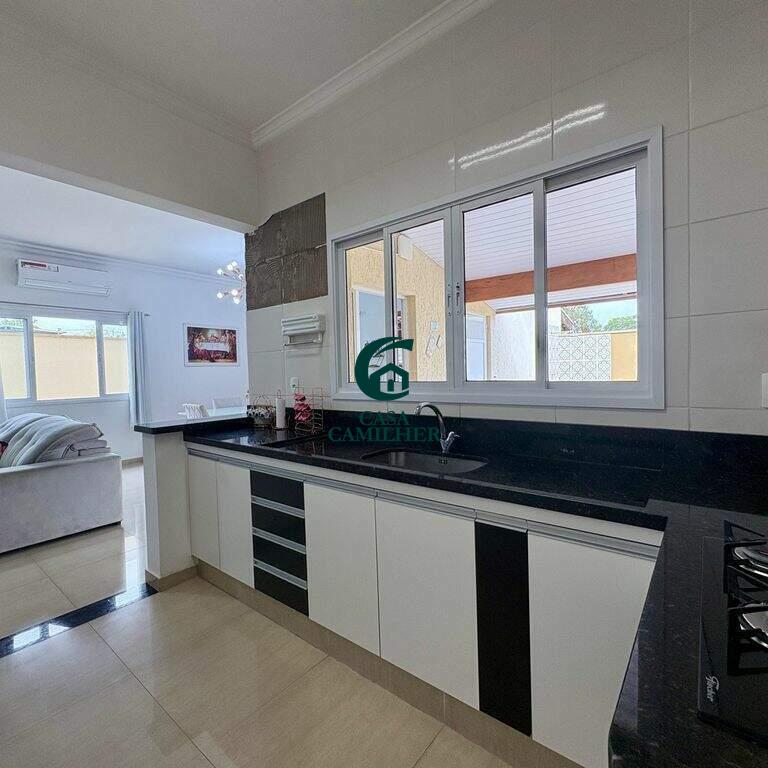 Casa à venda no Piracangaguá: 