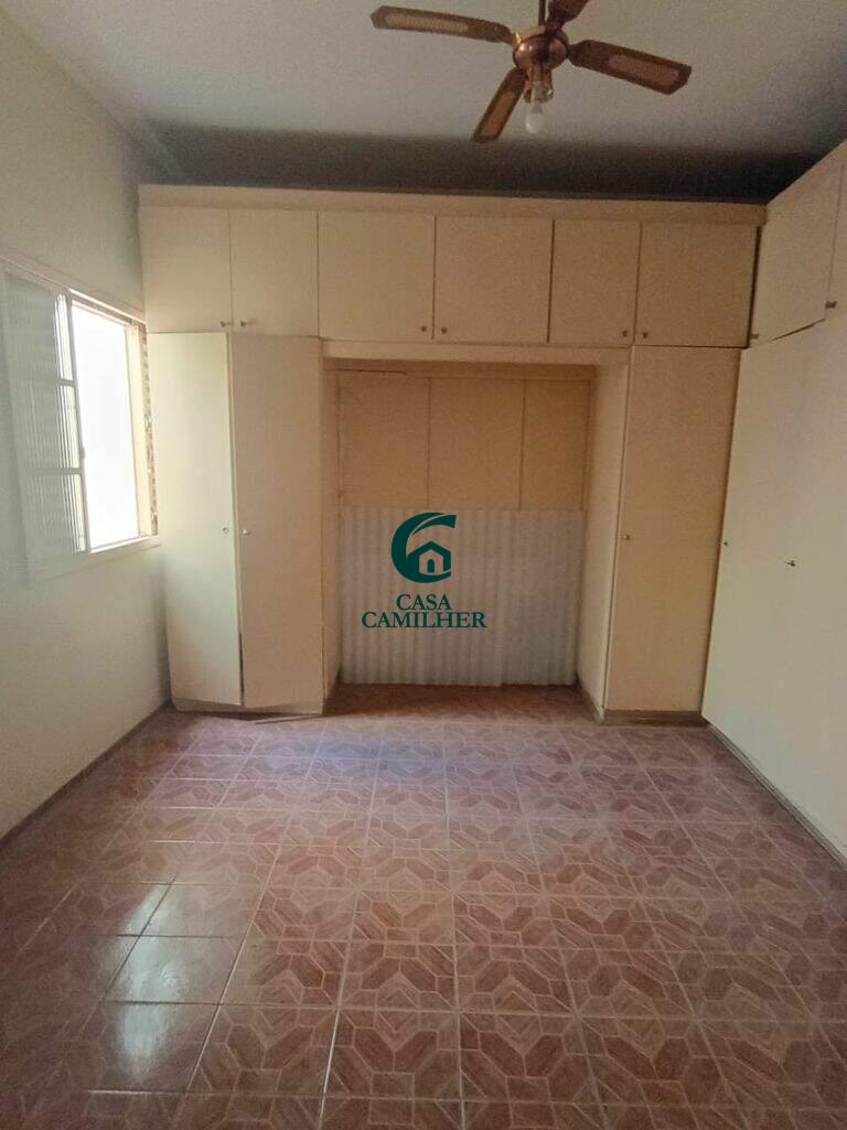 Casa à venda no Centro: 