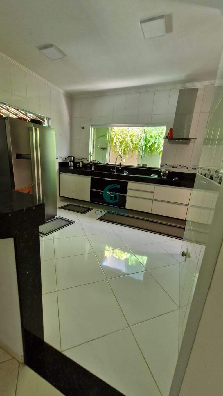 Casa à venda no Castelos: 