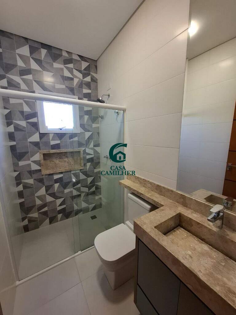 Casa à venda no Piracangaguá: 