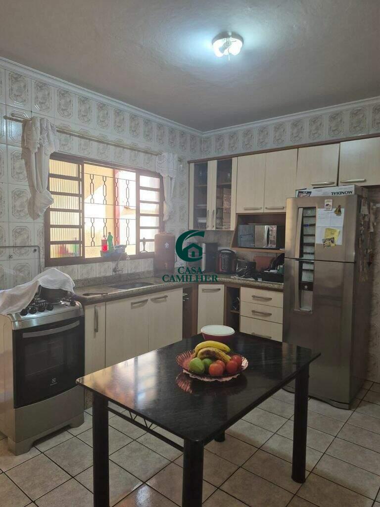 Casa à venda no Parque Arco Íris: 