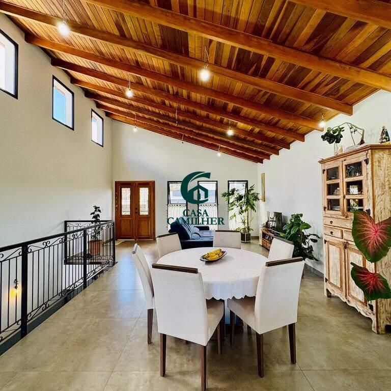 Casa à venda no Jardim Marlene Miranda: 