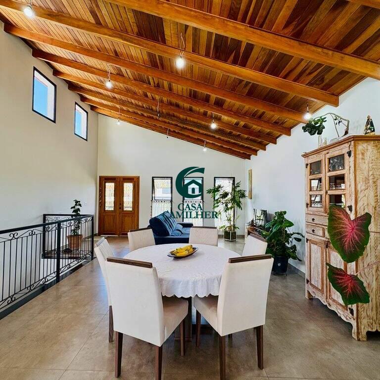 Casa à venda no Jardim Marlene Miranda: 