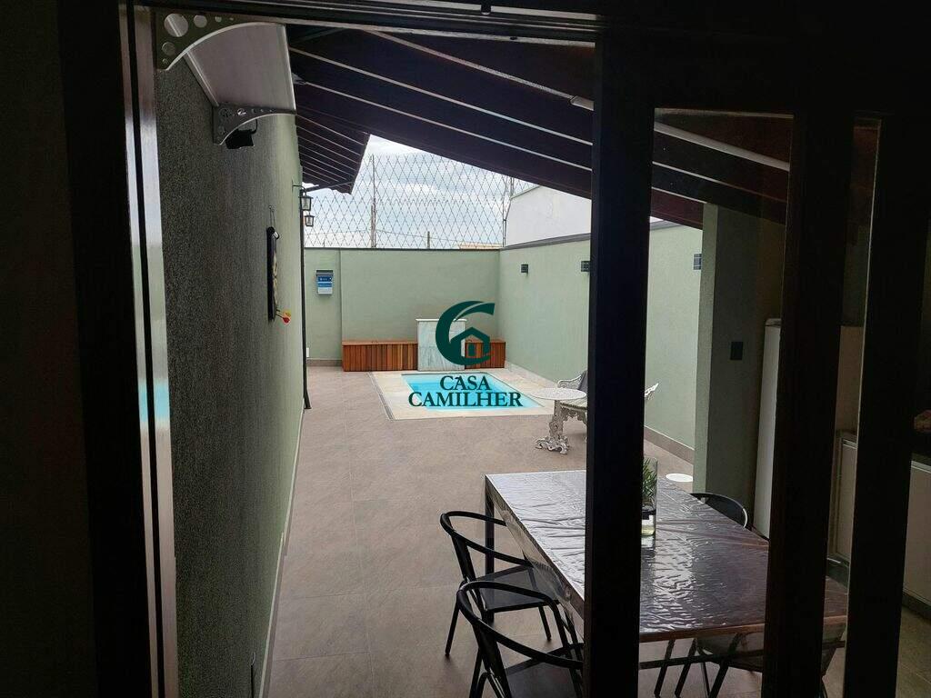 Casa à venda no Piracangaguá: 