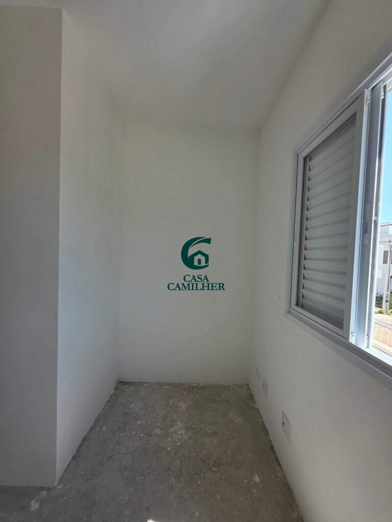 Casa à venda no Piracangaguá: 