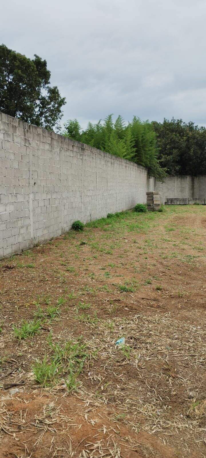 Terreno/Lote à venda no Piracangaguá: 