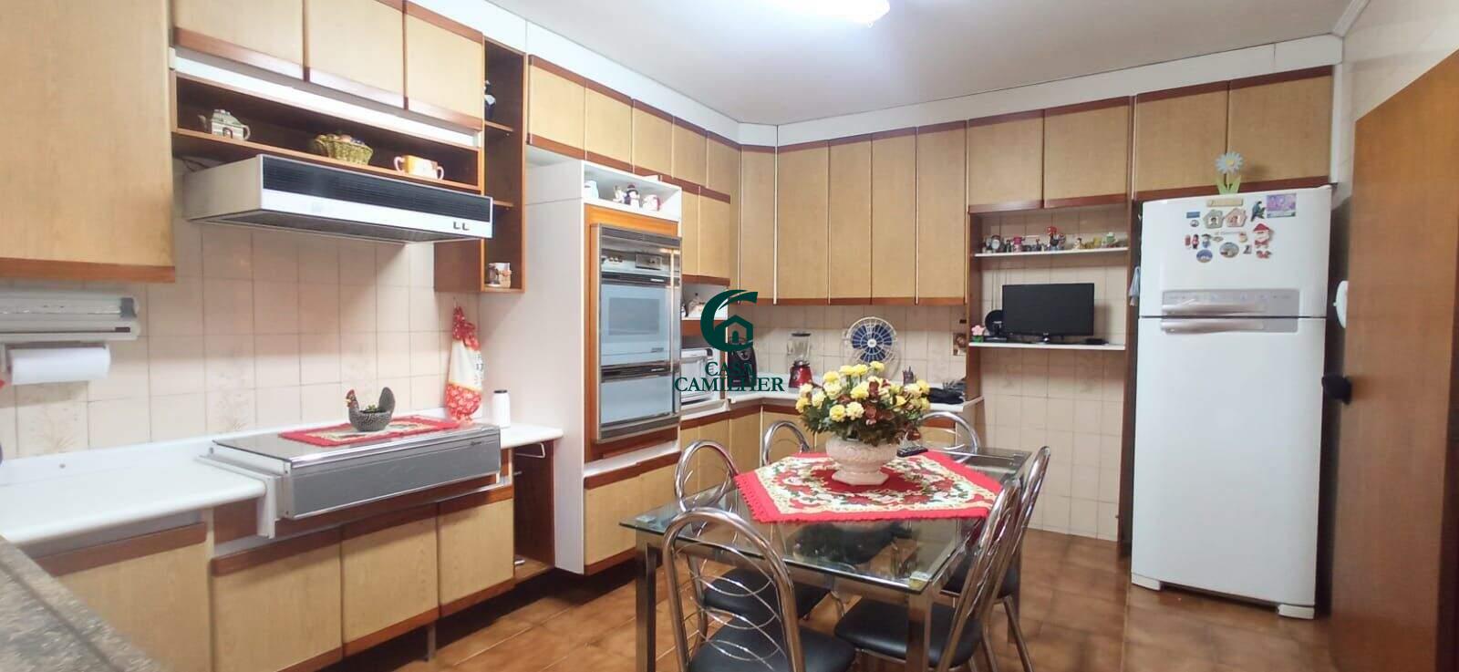 Casa Comercial para aluguel no Jardim Maria Augusta: 