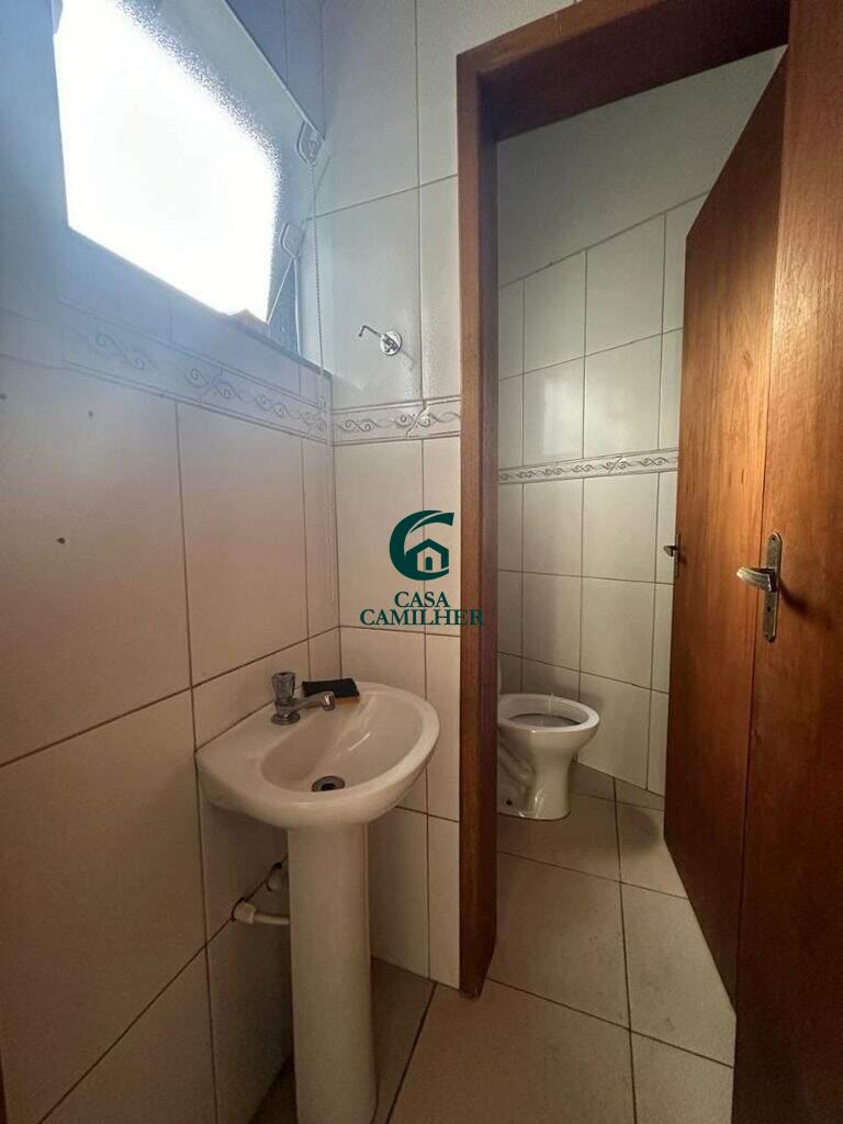 Ponto Comercial para aluguel no Jardim Maria Augusta: 