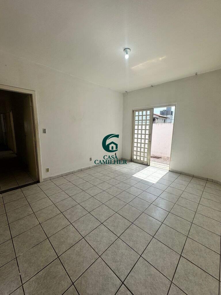 Casa para aluguel no Vila Jaboticabeira: 