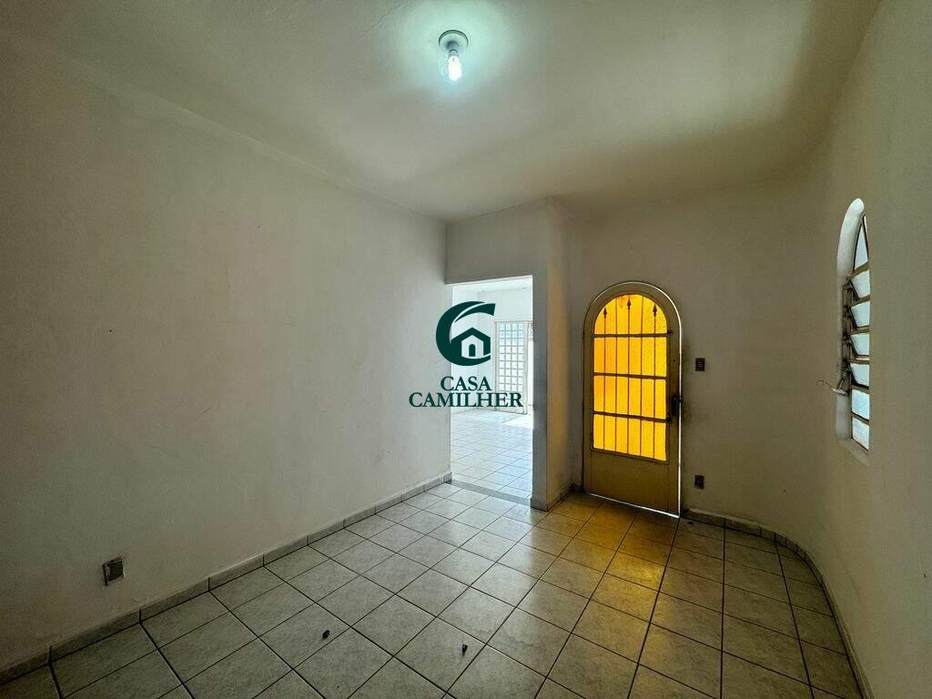 Casa para aluguel no Vila Jaboticabeira: 