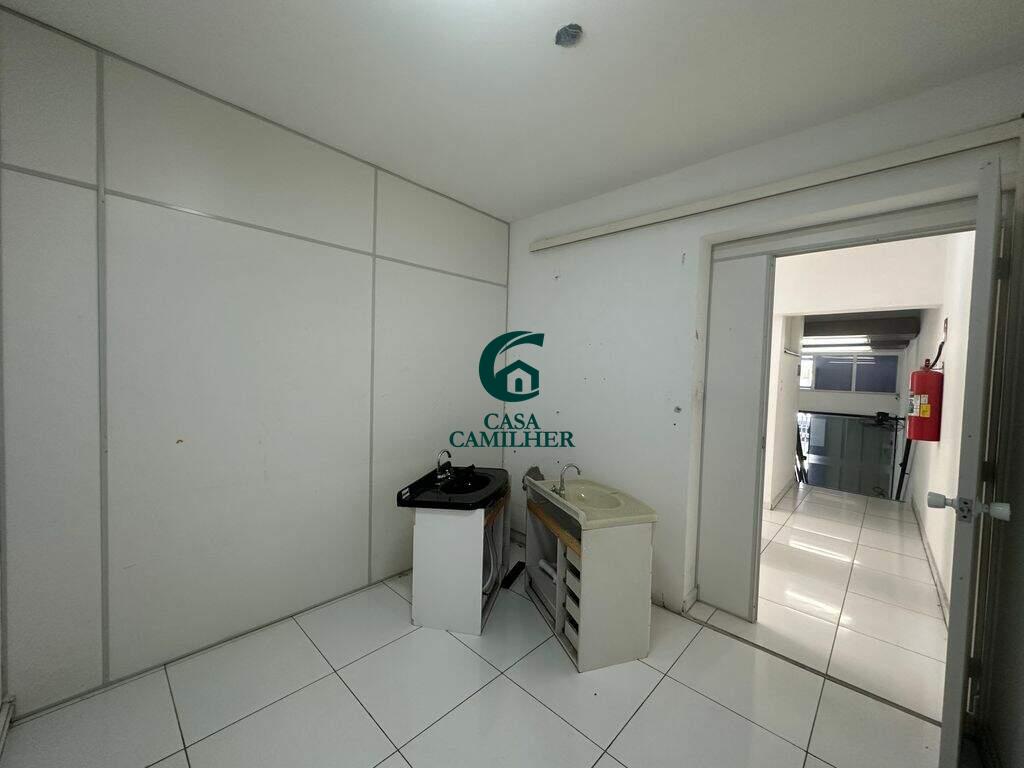 Prédio para aluguel no Centro: 