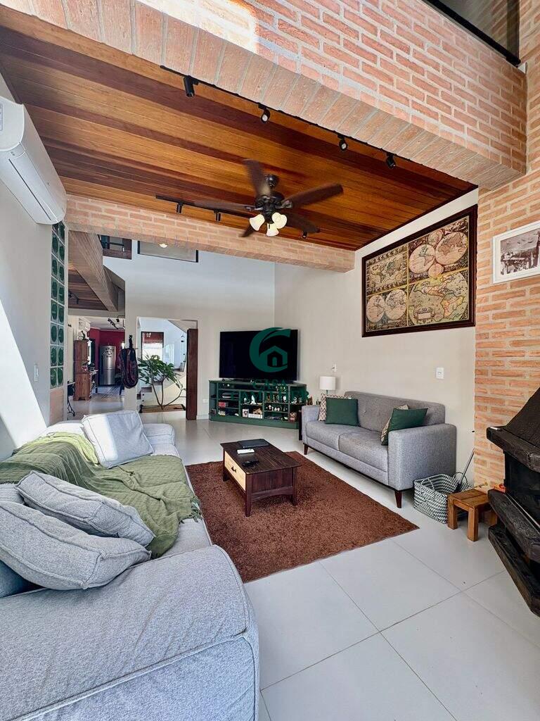 Casa para aluguel no Parque Piracangagua: 