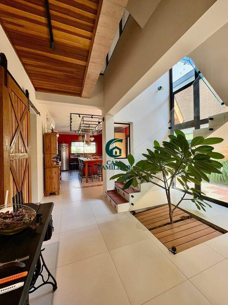 Casa para aluguel no Parque Piracangagua: 