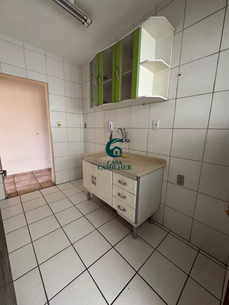 Apartamento para aluguel no Parque Santo Antônio: 