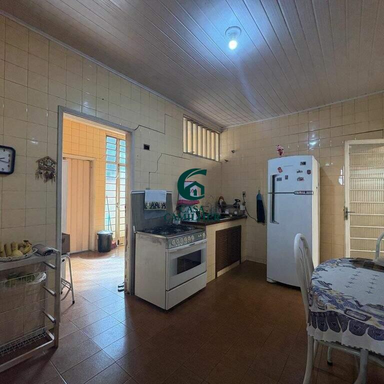 Casa para aluguel no Vila Jaboticabeira: 