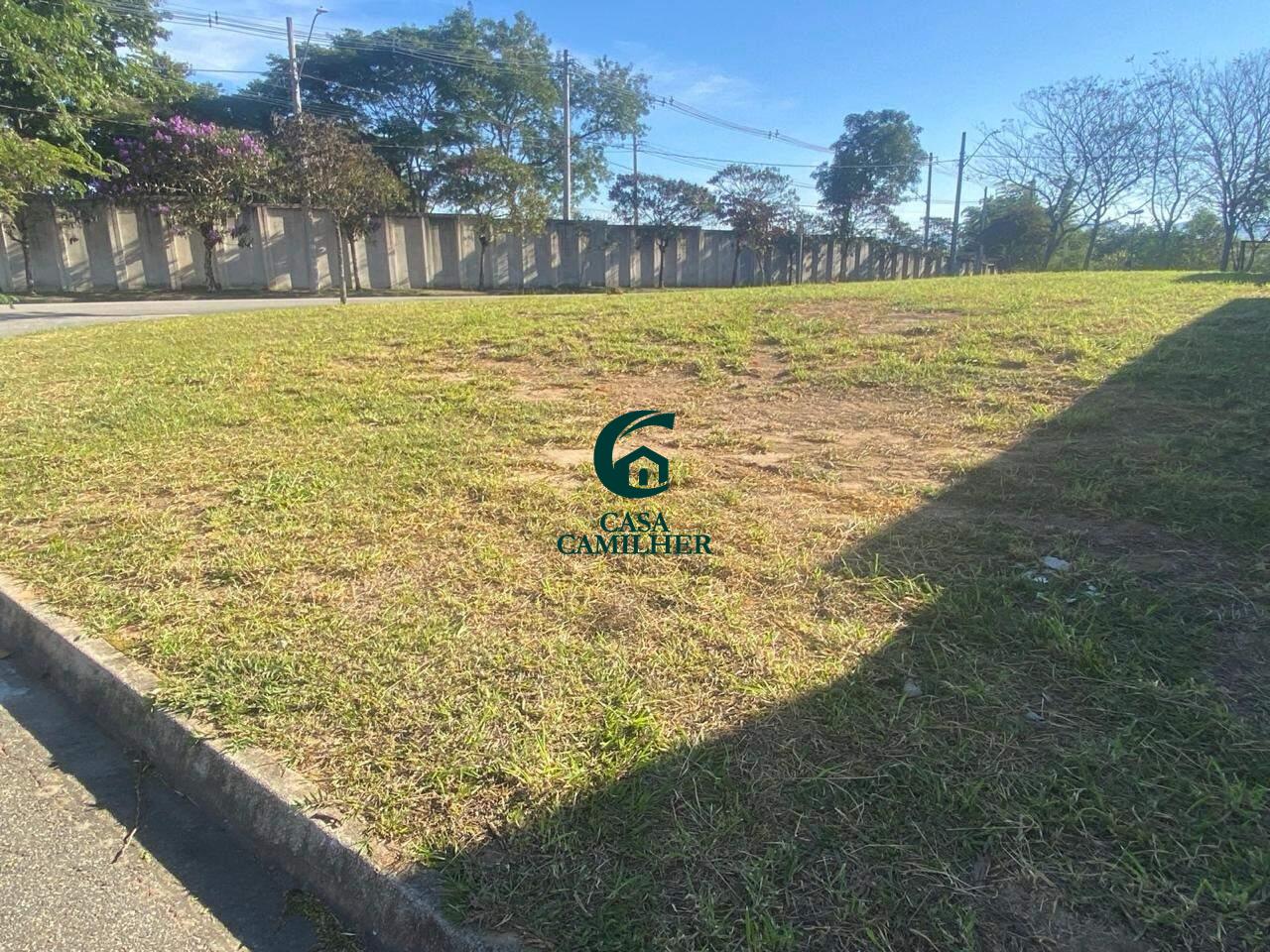 Terreno/Lote à venda no Piracangaguá: 