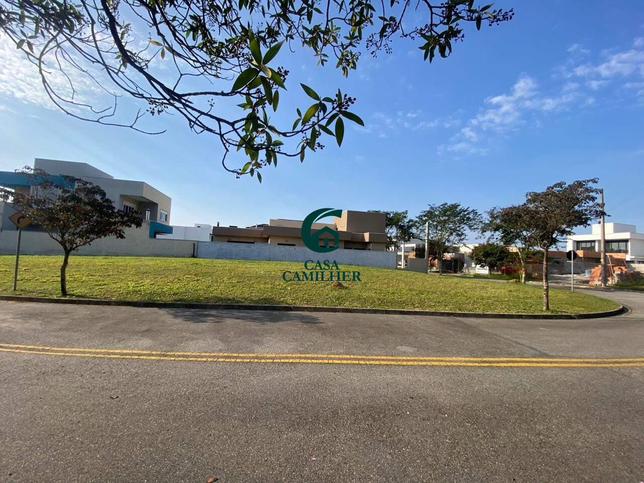 Terreno/Lote à venda no Piracangaguá: 