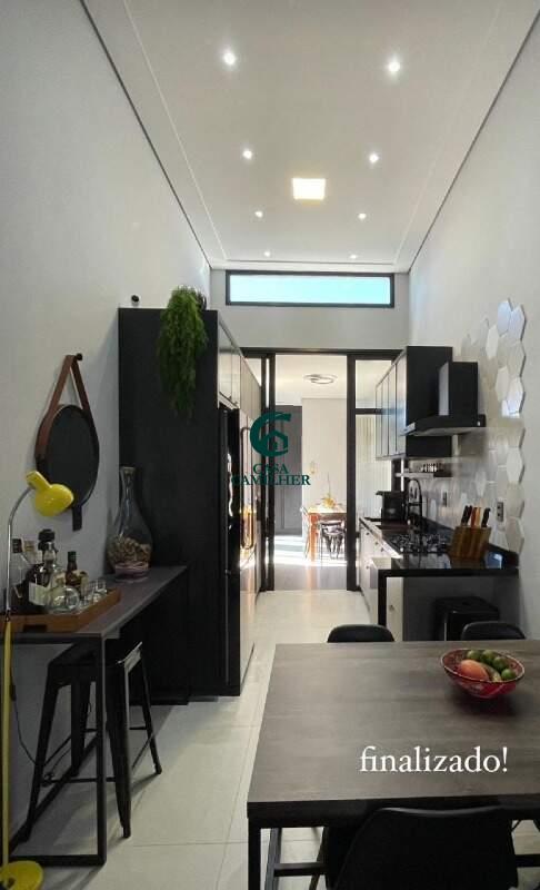 Casa à venda no Parque São Dpmingos: 