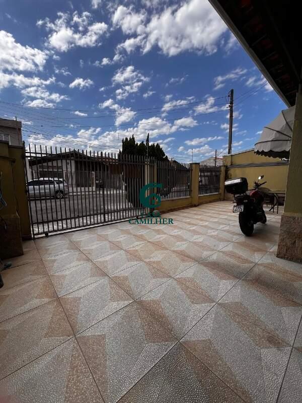 Casa à venda no Parque das Flores: 